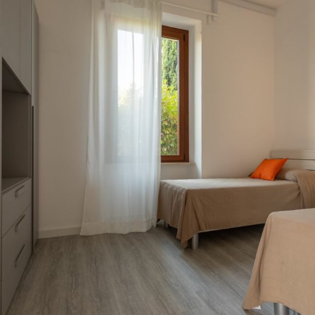 https://www.premiumvillas.it/wp-content/uploads/2021/06/arancio-trilo-1-6-640x640.jpg