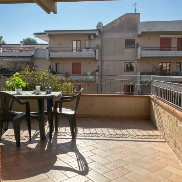 https://www.premiumvillas.it/wp-content/uploads/2026/03/RESIDENZE-IL-MATTONE-interno-3-3-640x640.webp