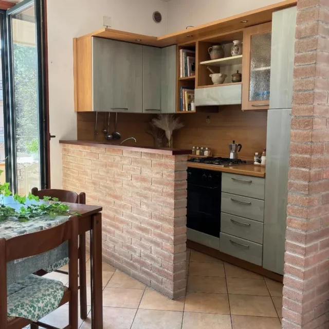https://www.premiumvillas.it/wp-content/uploads/2026/03/RESIDENZE-IL-MATTONE-interno-5-1-640x640.webp