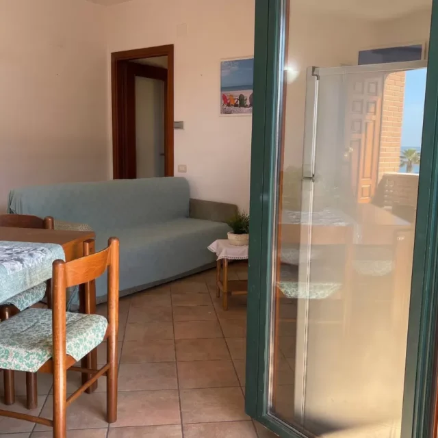 https://www.premiumvillas.it/wp-content/uploads/2026/03/RESIDENZE-IL-MATTONE-interno-5-9-640x640.webp