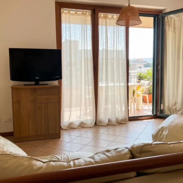 https://www.premiumvillas.it/wp-content/uploads/2026/03/RESIDENZE-IL-MATTONE-interno-6-10-640x640.webp