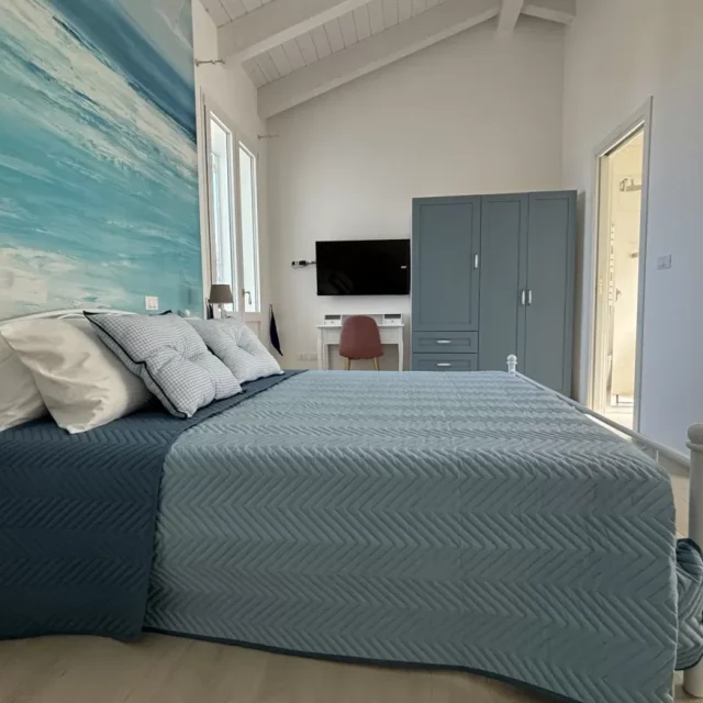 https://www.premiumvillas.it/wp-content/uploads/2026/03/incanto-AZZURRO-ROOM-11-640x640.webp