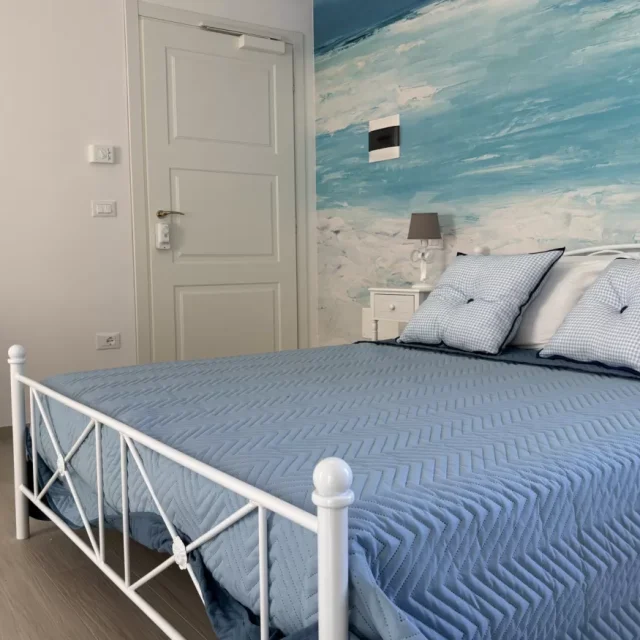 https://www.premiumvillas.it/wp-content/uploads/2026/03/incanto-AZZURRO-ROOM-13-640x640.webp